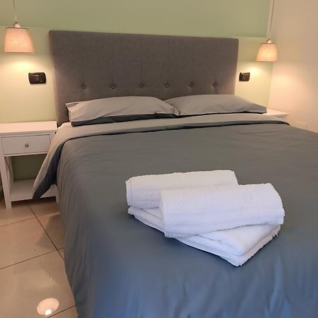 Residenza Geri - Suite And Home Napoli Centro ภายนอก รูปภาพ