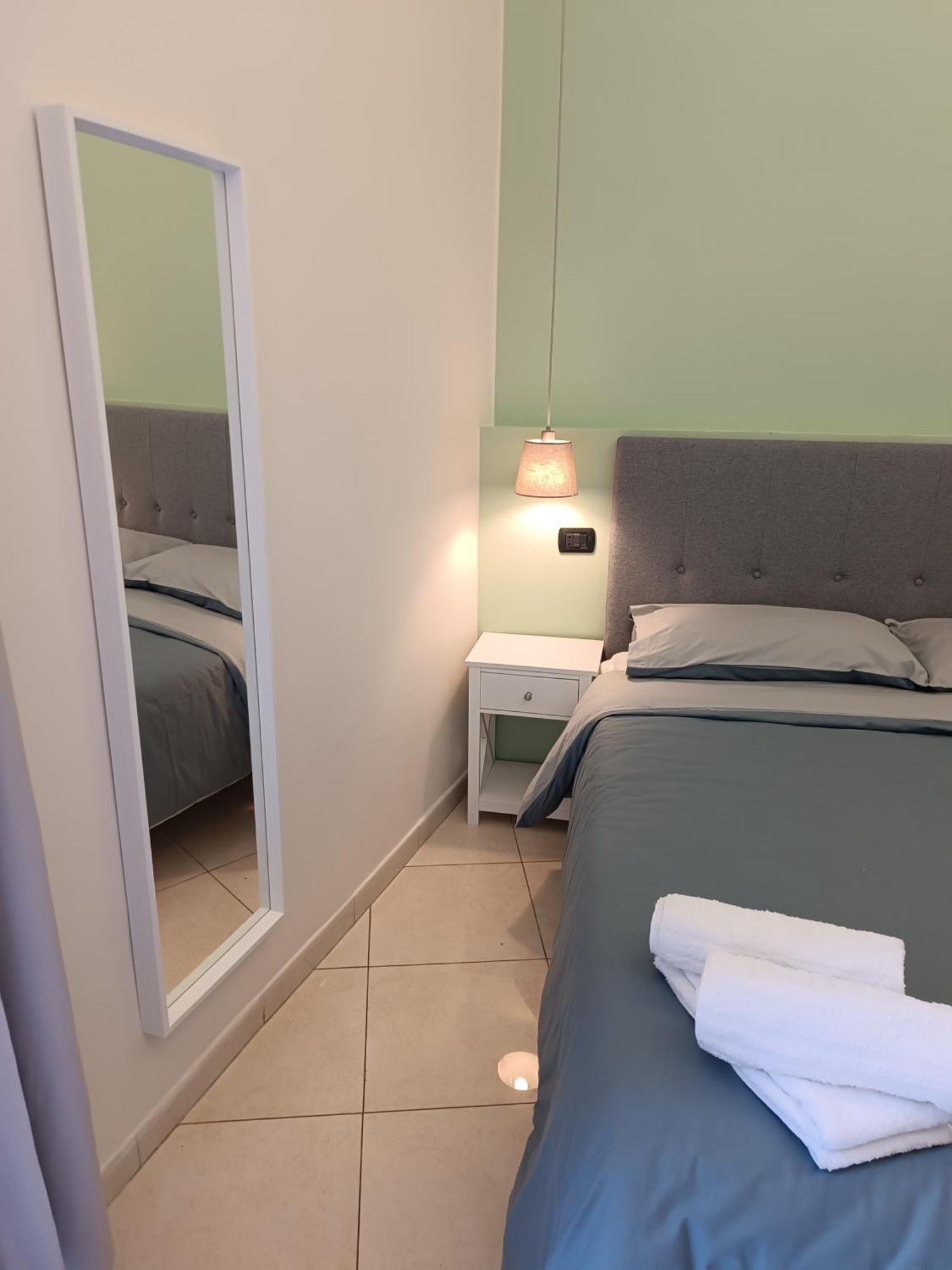 Residenza Geri - Suite And Home Napoli Centro ภายนอก รูปภาพ