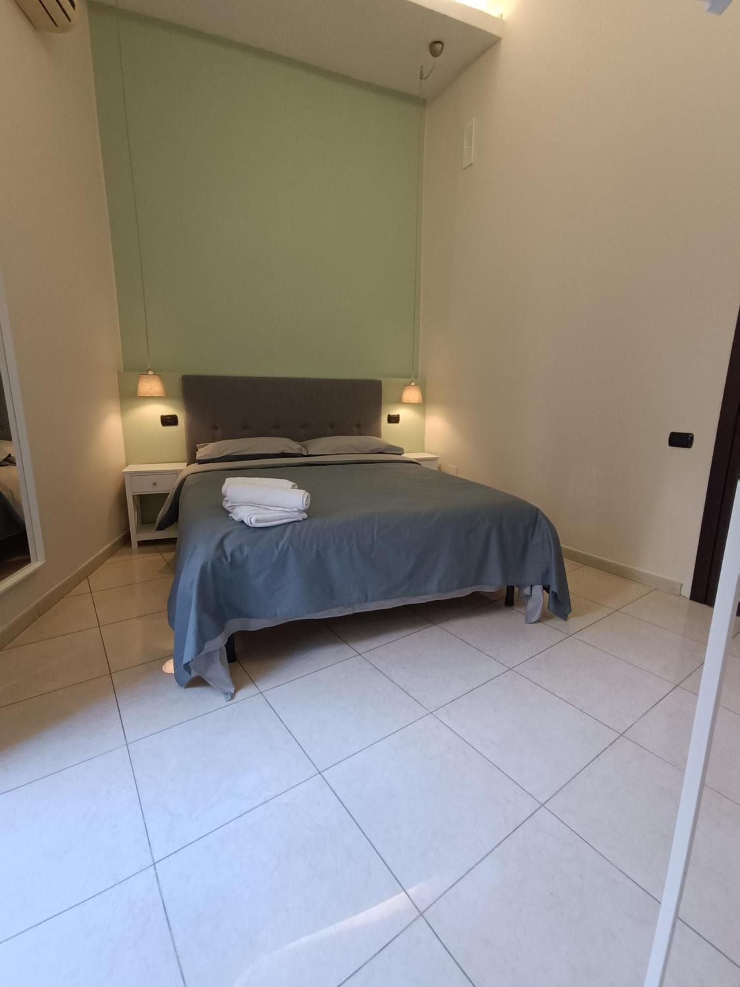 Residenza Geri - Suite And Home Napoli Centro ภายนอก รูปภาพ