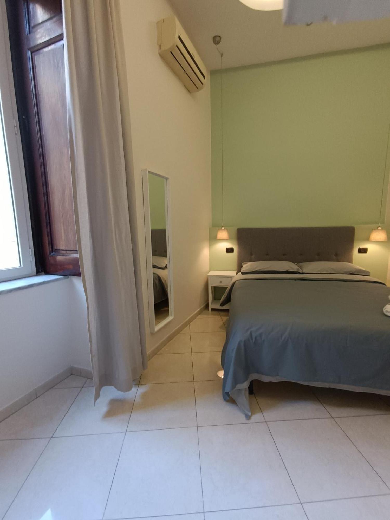 Residenza Geri - Suite And Home Napoli Centro ภายนอก รูปภาพ