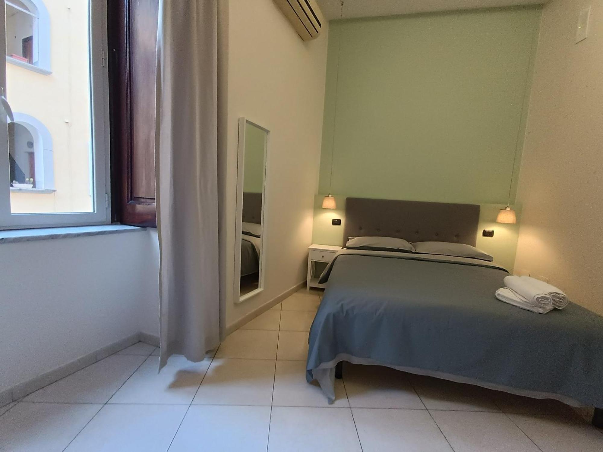 Residenza Geri - Suite And Home Napoli Centro ภายนอก รูปภาพ