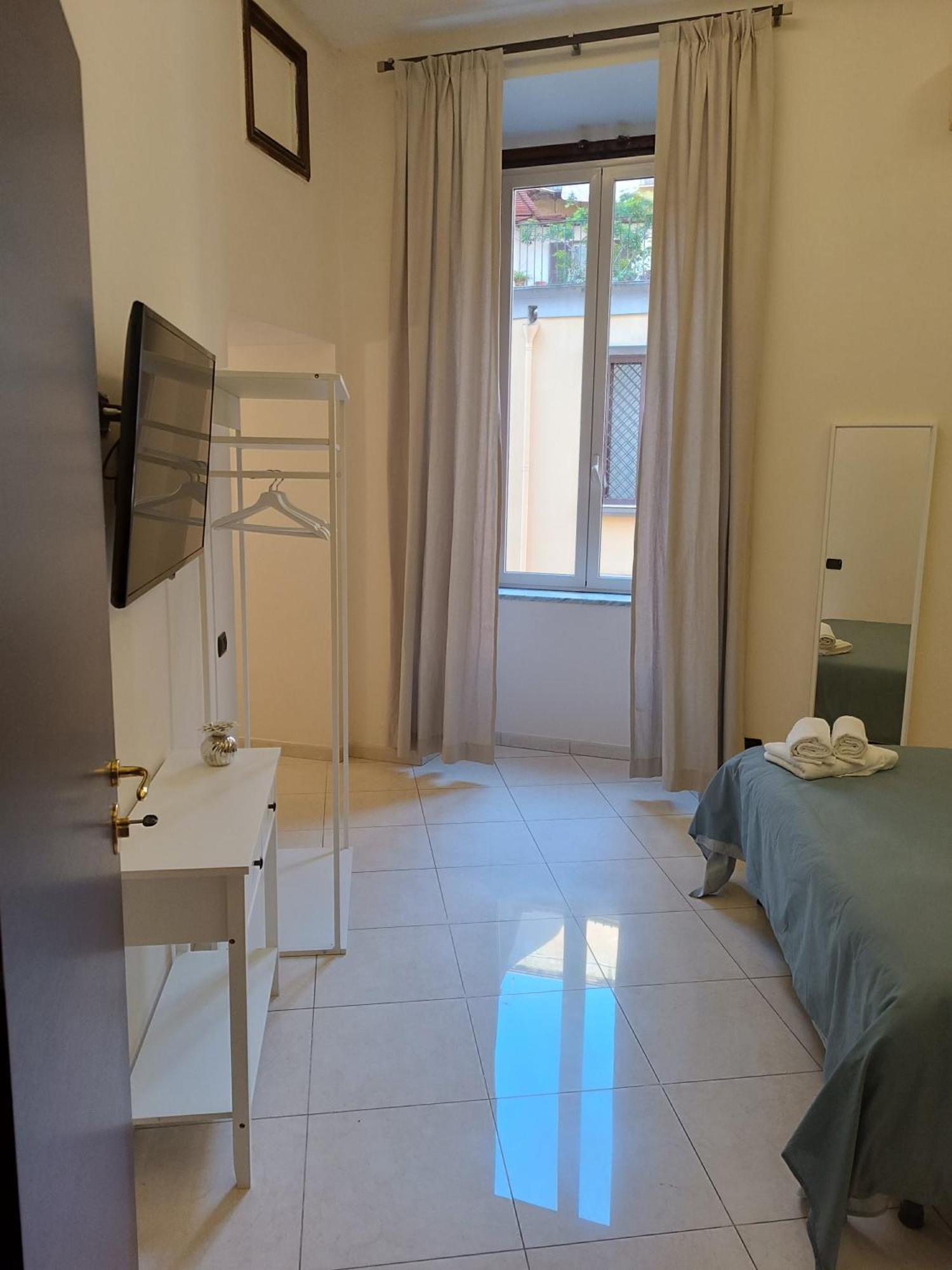 Residenza Geri - Suite And Home Napoli Centro ภายนอก รูปภาพ
