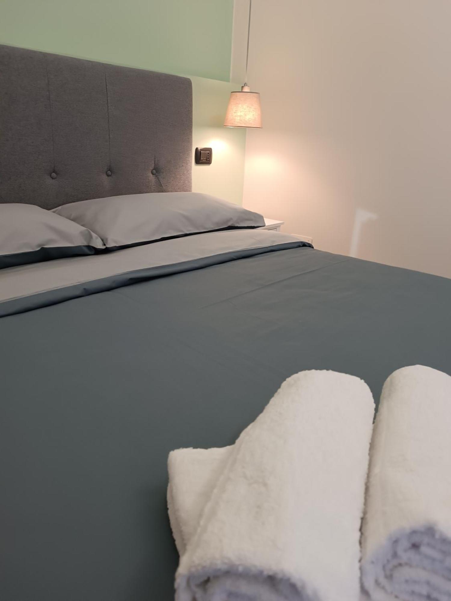 Residenza Geri - Suite And Home Napoli Centro ภายนอก รูปภาพ